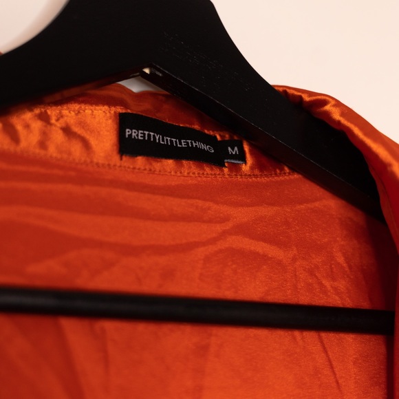 PrettyLittleThing Satin Button Down Shirt - M - Picture 3 of 5